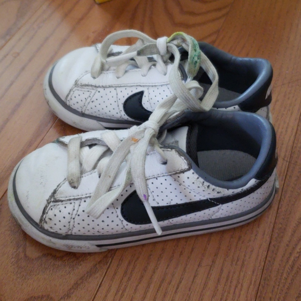 Toddler 7c Nike sneakers